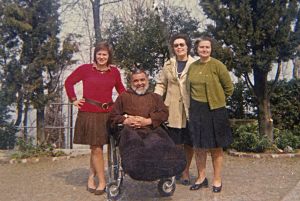 Puianello 15 marzo 1972 (da sinistra) Angela Crovini, Lina Manghi e Poldina Crovini.